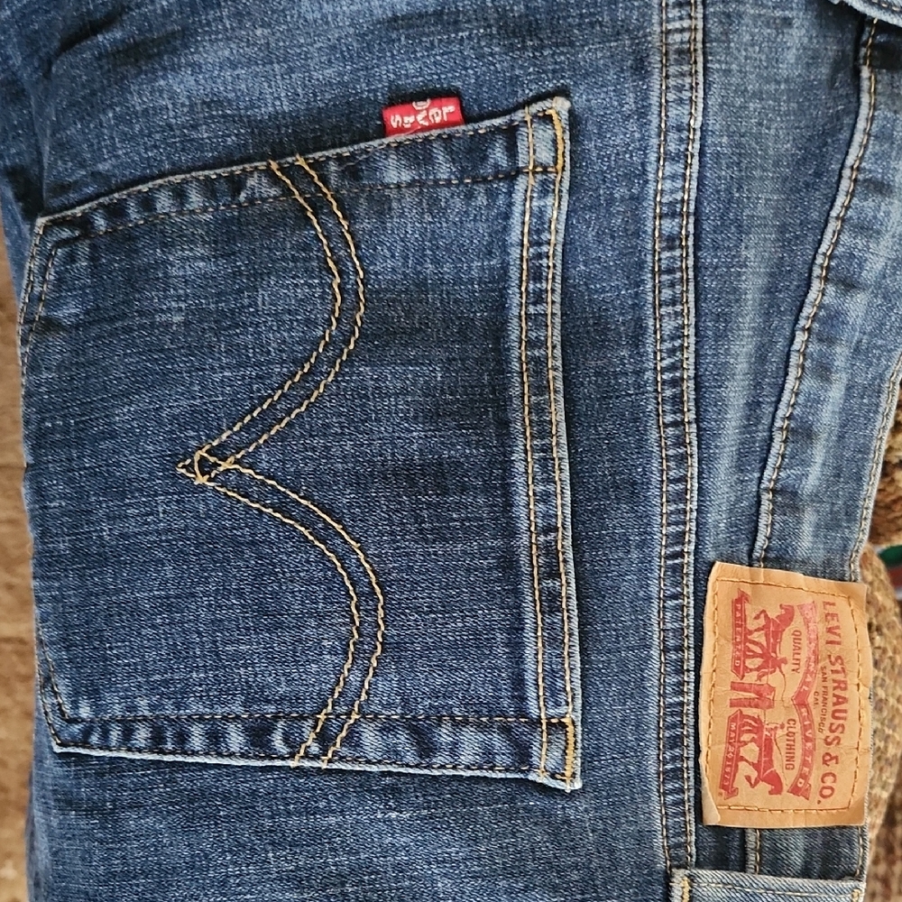 Levi's Women's Blue Boyfriend Jeans with Contrast Stitching
